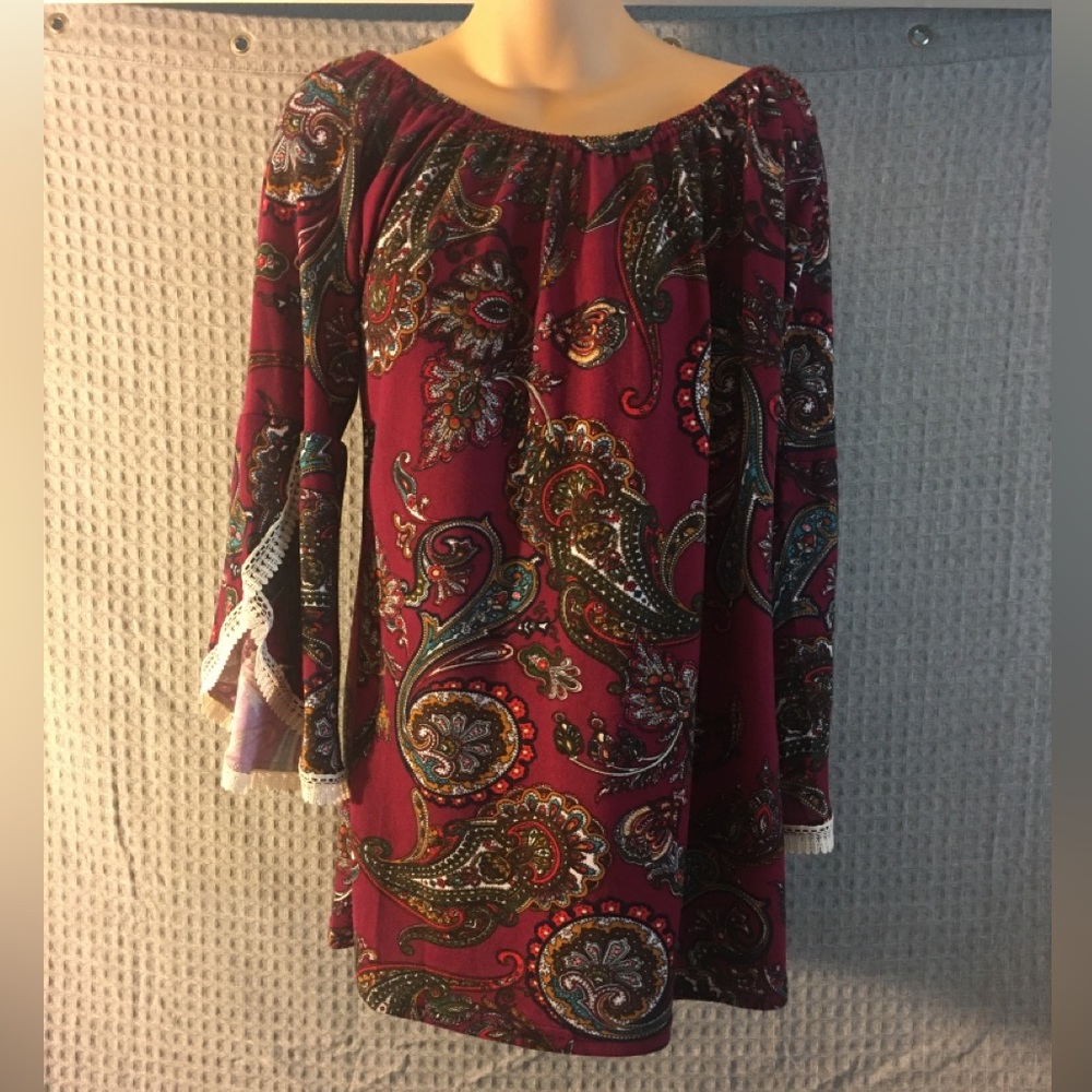 Win Win Lace Trim Sleeve Tunic